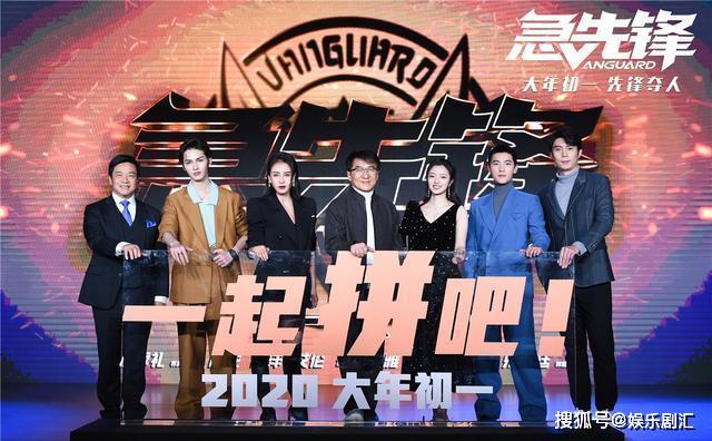 杨洋恋爱了？网爆杨洋徐若晗手牵手亲密逛街网友：慎重吃瓜！吃瓜网