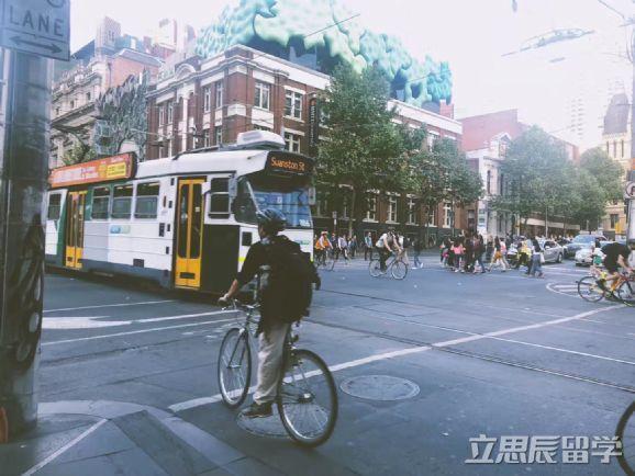 2020昆士兰科技大学_昆士兰科技大学学费-快飞留学