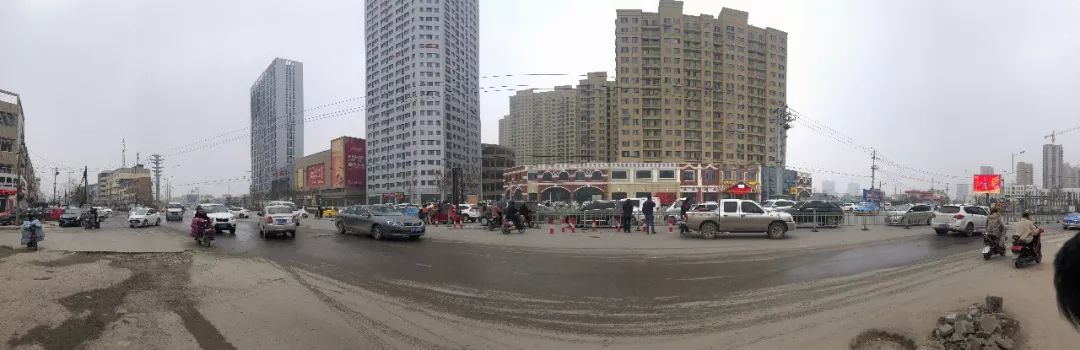 扩散菏泽城区八一路双河路高平路交叉口改造增设隔离栏公交线路也有