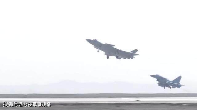 空军秀出最强王牌！三剑客同框战力爆表，这画