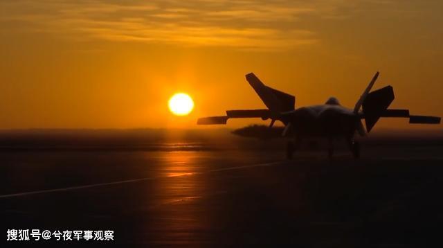 空军秀出最强王牌！三剑客同框战力爆表，这画