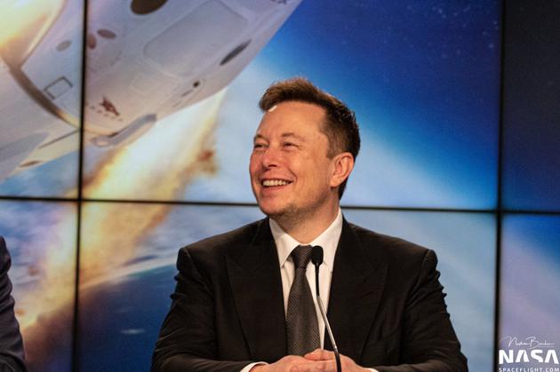 SpaceX成功测试载人飞船逃生能力马斯克:我心潮澎湃