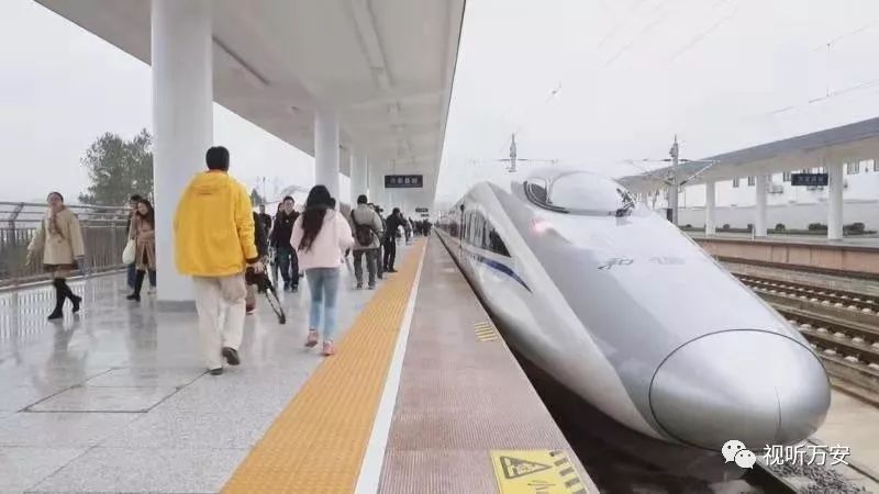 万安高铁站感受昌赣高铁温暖回家路组图