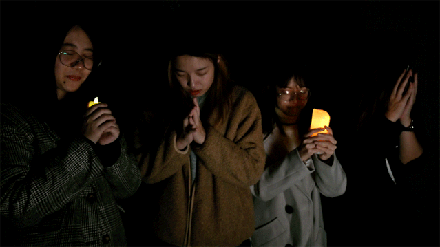 有人诚心祈祷 便可超度亡魂解除诅咒 否则冤魂索命,厉鬼缠身.