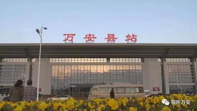 万安高铁站感受昌赣高铁温暖回家路组图