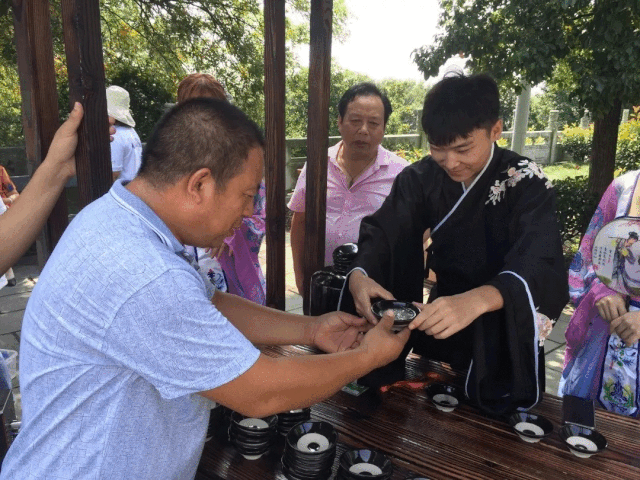 其实 小编比你们更期待放假 那是因为…… 放假了你们就可以来句容