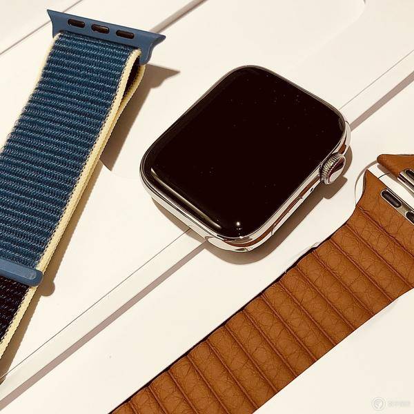apple watch5铝合金不锈钢 759b426830d5482ebcb3cba8af4c1cd7.jpeg