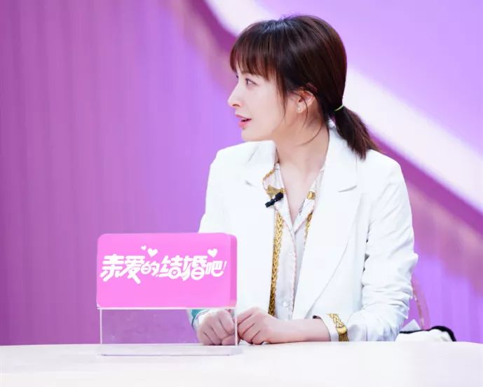 原创过年建议梳这四种发型,有精气神还显年纪小,看吴昕就知道了