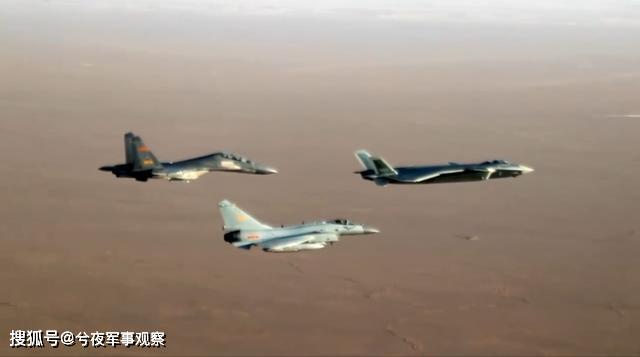 空军秀出最强王牌！三剑客同框战力爆表，这画