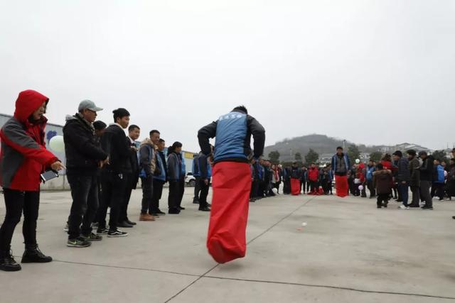 2020年贵阳驾校通过_贵阳长运驾校2020迎新团拜会好欢乐!精彩不