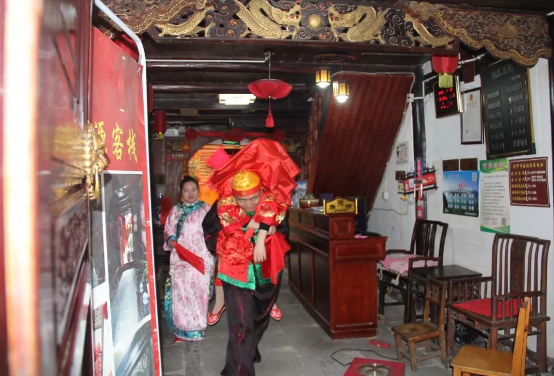 过年咯结婚咯我在阆中上花轿咯
