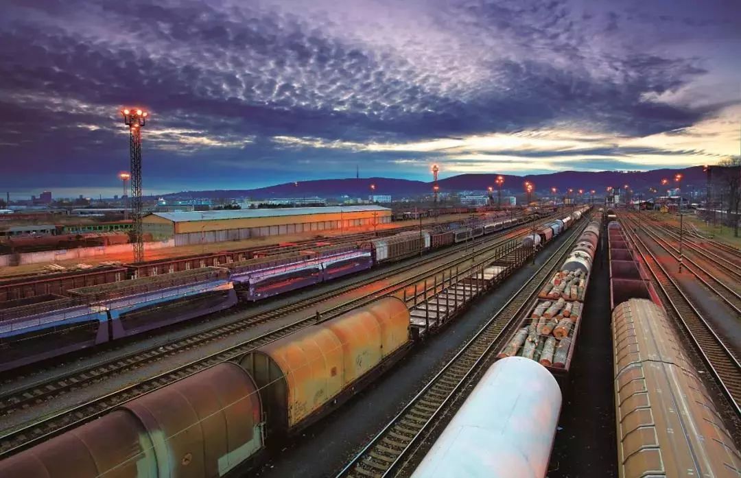 国铁集团GDP_2020年中国铁路行业市场分析 一季度固定投资跌破800亿 基建企业迎来万亿资金利好(2)