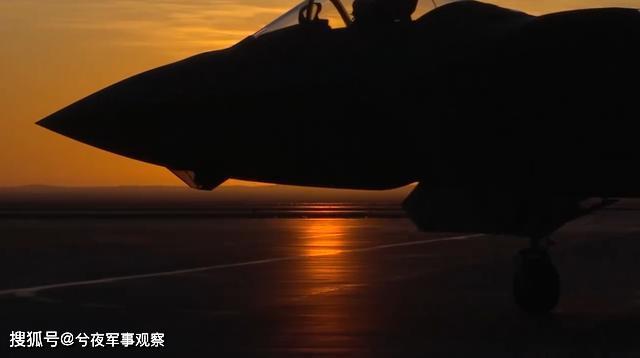 空军秀出最强王牌！三剑客同框战力爆表，这画
