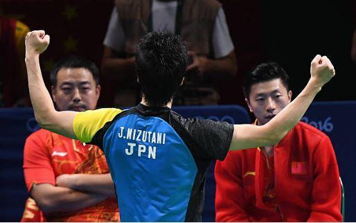 中国乒乓球男队主教练刘国梁 d9bae482981a4cde9985bc9692cdb4f7.jpeg
