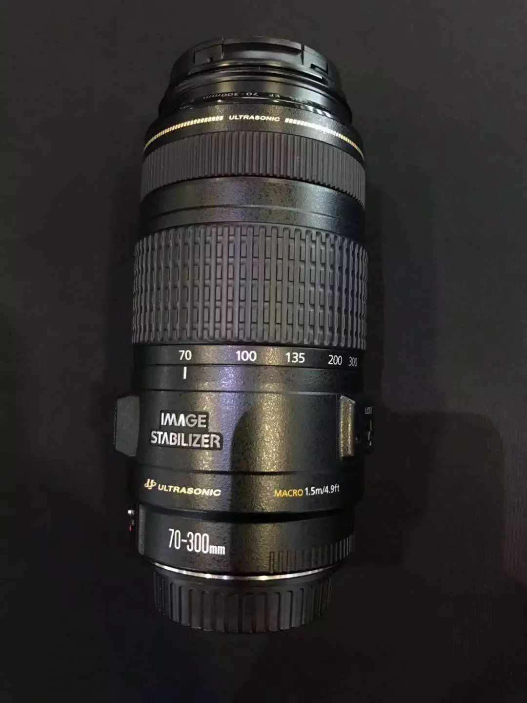 3,佳能70-300 一代防抖 小黑 成色97新 1600元