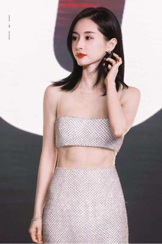 女明星有多瘦?穿露脐装是"小腰精",但张柏芝的妊娠纹太真实
