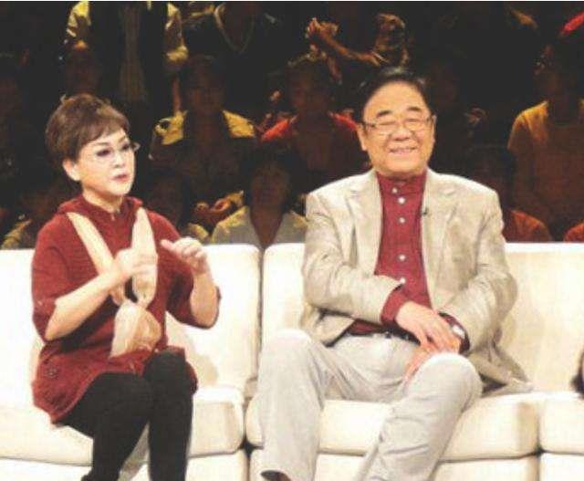 李谷一现任丈夫近照,结婚至今一直恩爱幸福,女儿好漂亮