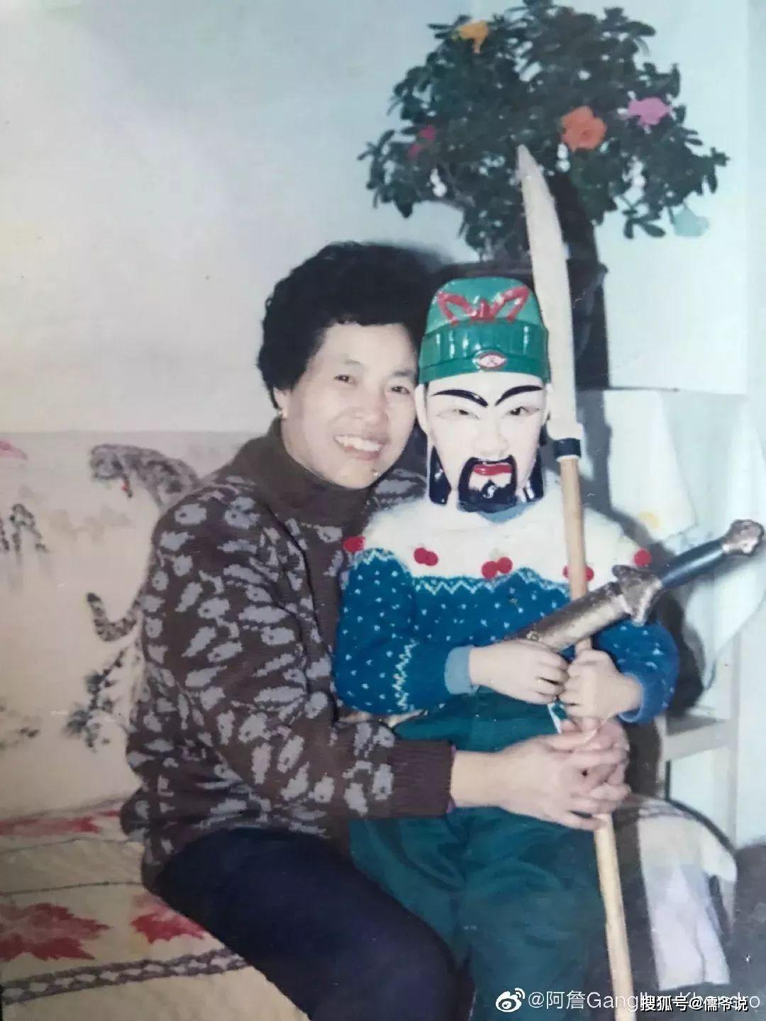 奇葩说夺冠,负债100万“穷人孩子”詹青云人设崩塌