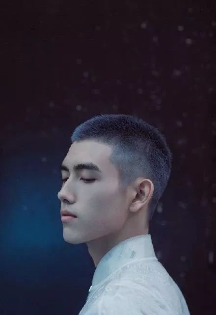 反差感男明星 ffd44aa721a948e19c440ad1458547f8.jpeg