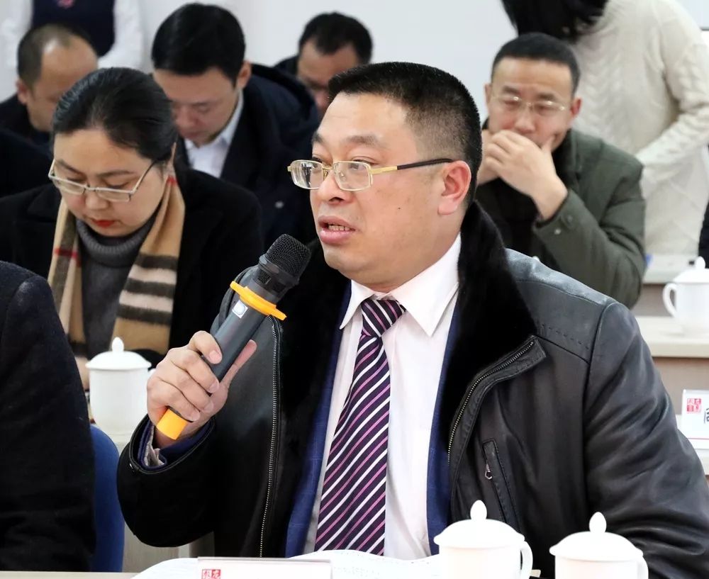 刘欣,马景云,卢昭,王开宇,张晓华,陈霞,范富强等校长和教师代表先后