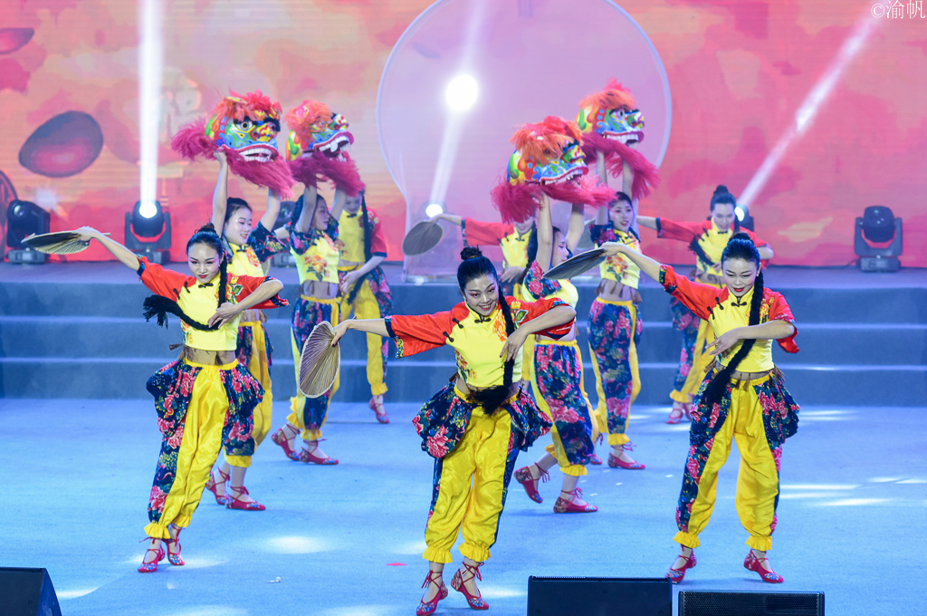 六养胜地幸福潼南，2020年春节联欢晚会盛大启幕，引起广泛热议