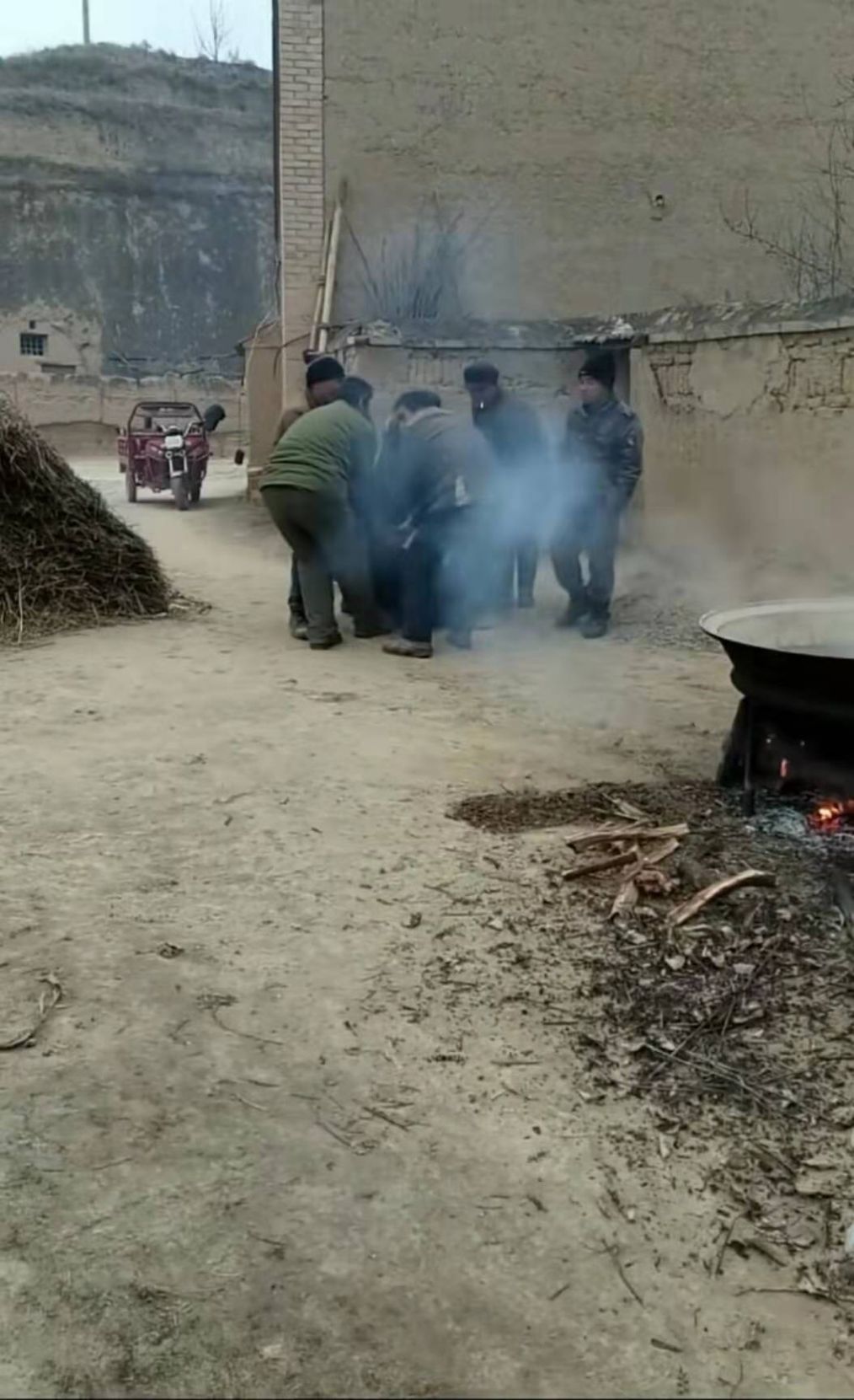 甘肃平凉过年风俗《杀年猪》_农村