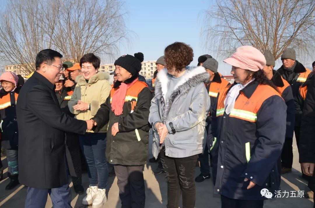 张广明一行看望慰问一线民警和环卫工人