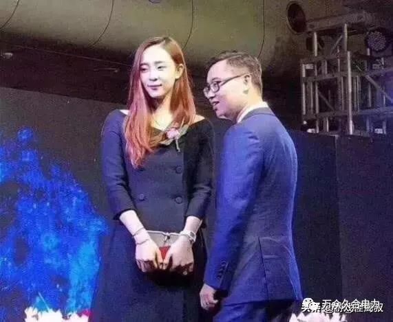 为什么会有人给主播送礼物 2f6598725f8f4c9f9c14fb23a5a6599b.jpeg