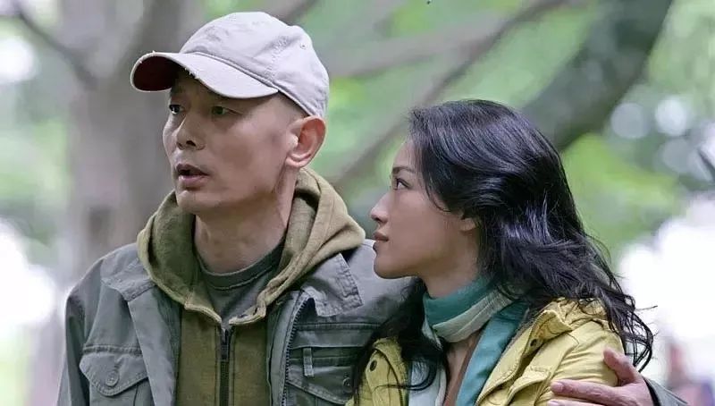 冯小刚第一部票房过亿的电影《天下无贼》,2008年《非诚勿扰》