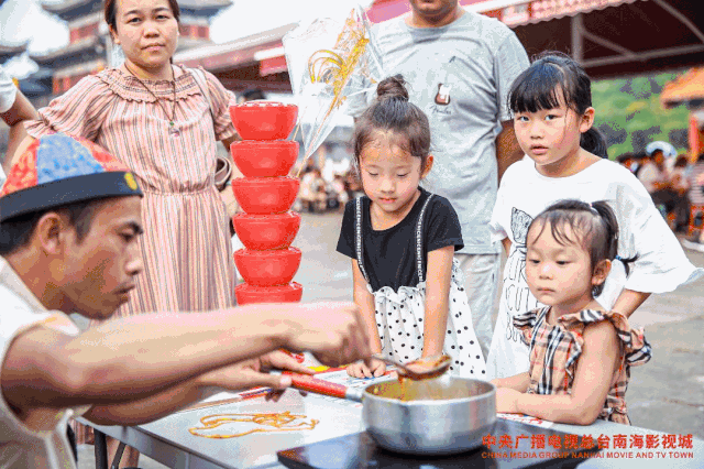 生态园:在侨鑫生态园,你能和动物进行亲密的接触,山羊,孔雀,鸸鹋,猴子