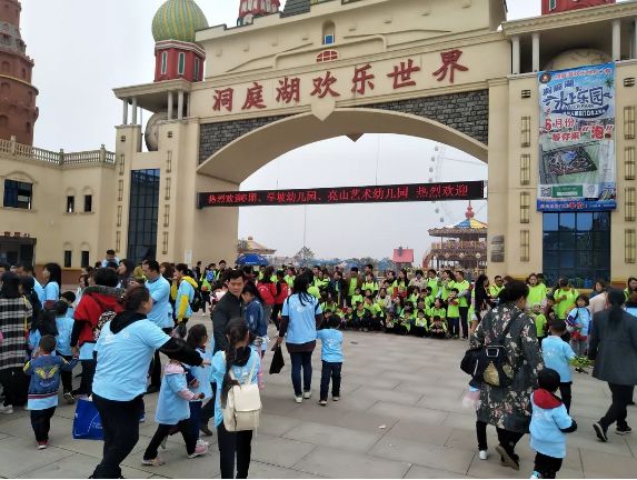 活动内容活动时间:1月25日-1月31日-洞庭湖欢乐世界大型春节庙会
