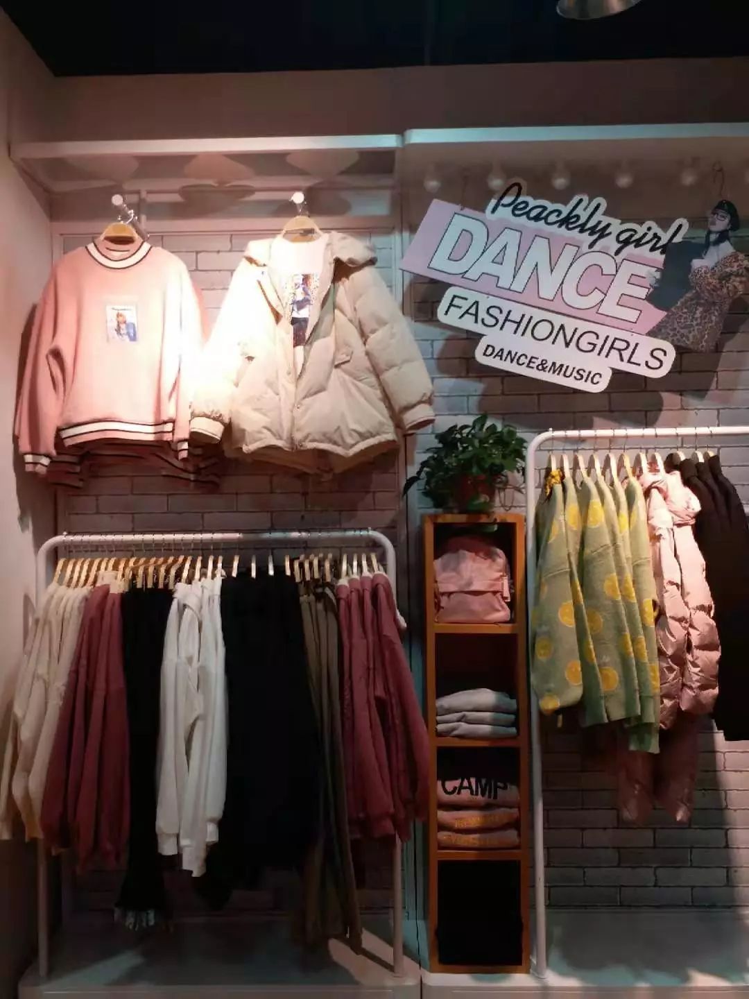 潮流女装新二号店 b77b5382514648a3a3ea66b3f07f16c0.jpeg