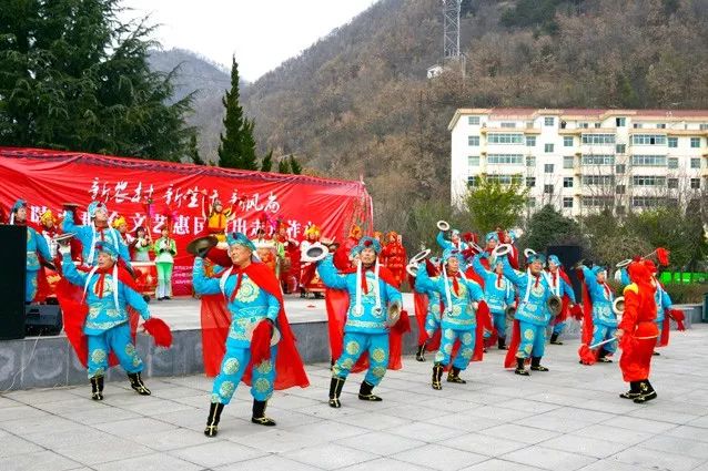 "新农村,新生活,新风尚—陕西群众文化惠民演出走进商洛柞水
