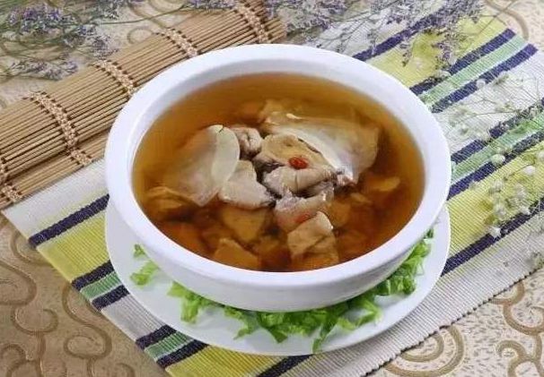 煲汤放姜要去皮吗 dbdbc0fdbbbd4a22ae22471ad8ac6479.jpeg