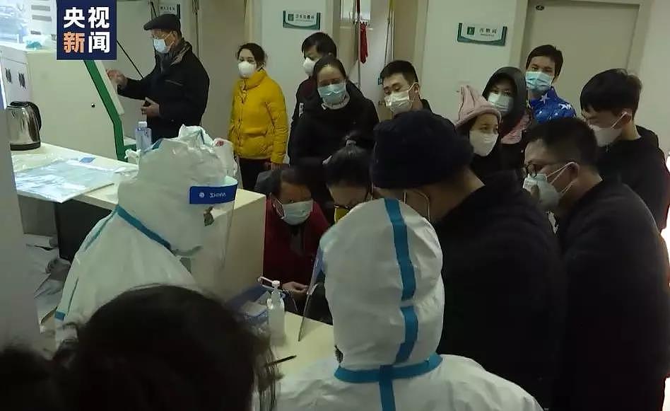 7层防护之下，央视记者实地探访武汉肺炎隔离区、发热门诊 （组图） - 1