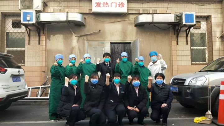 防控疫情,物业人在行动_消毒