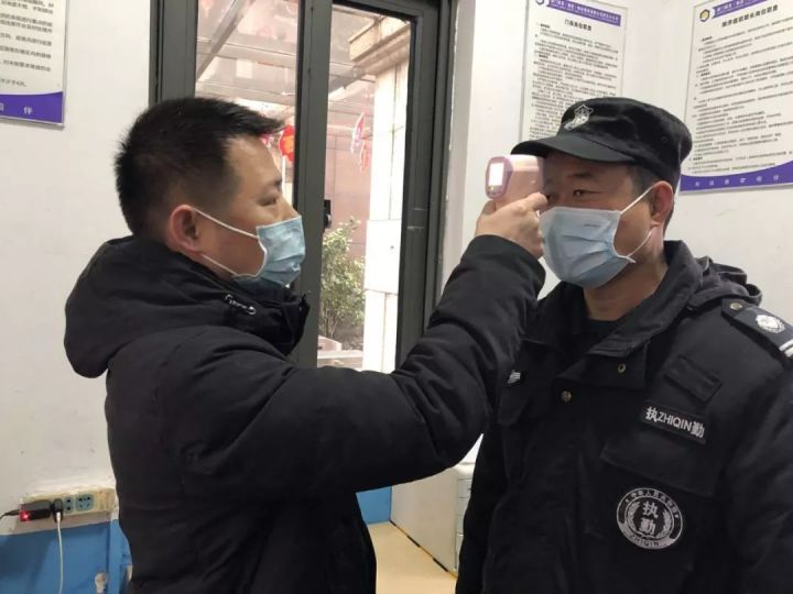 防控疫情,物业人在行动_消毒