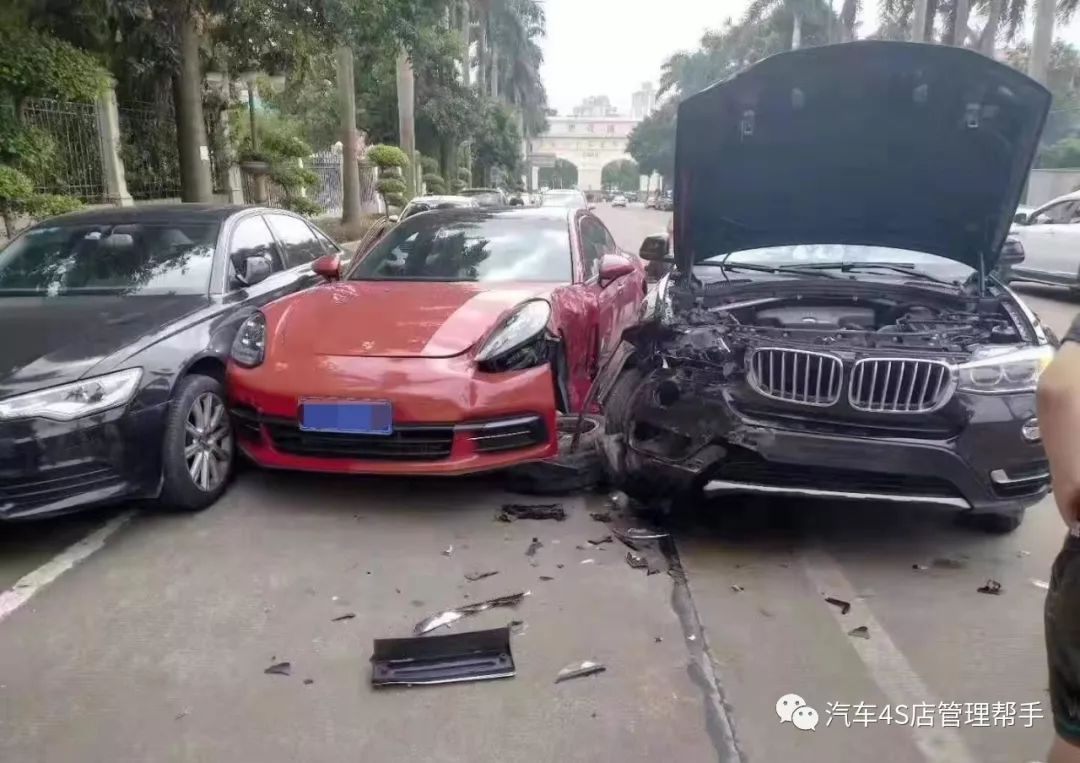 【车祸启示录】那些看着都心疼的豪车车祸现场,还有一