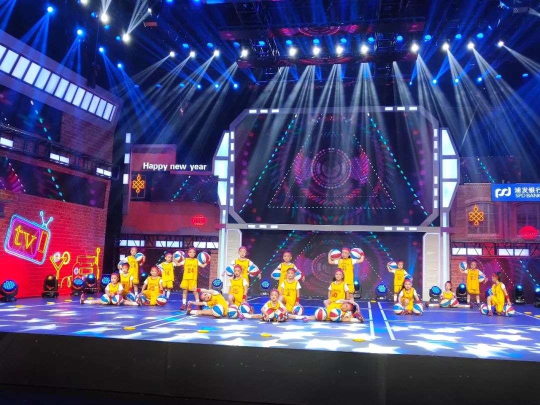 浙江卫视少儿频道春晚,我们的牛孩子来啦!