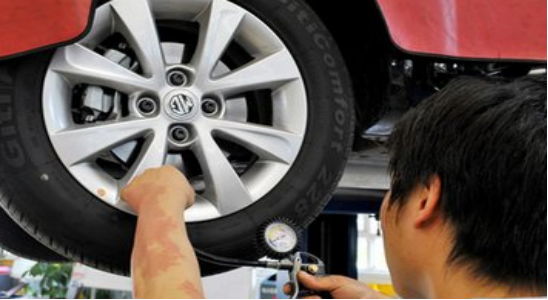 汽车轮胎没气了还能开几公里 7c8120d64e734d80ad1ab37b84357729.png