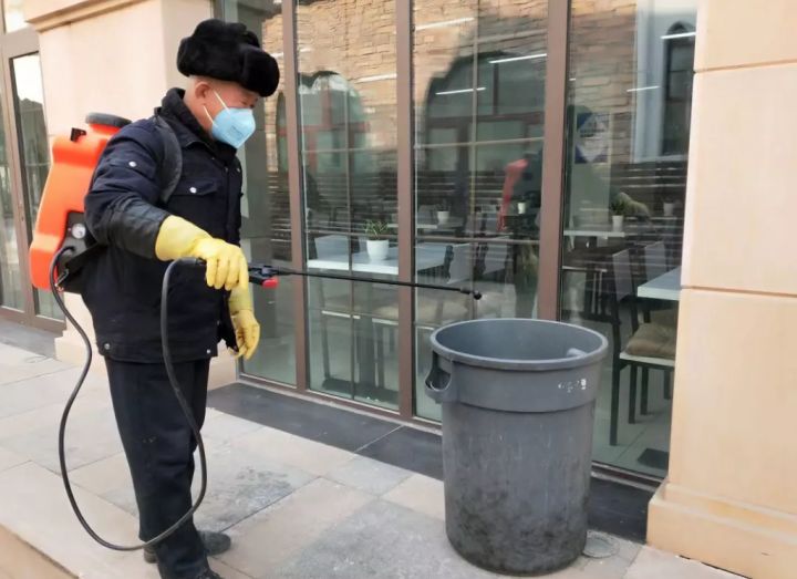 防控疫情,物业人在行动_消毒