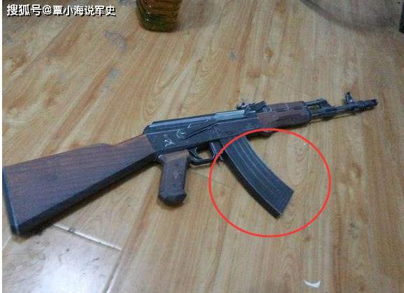 为什么步枪弹匣是弯的而手枪弹匣却是直的呢这里告诉你答案