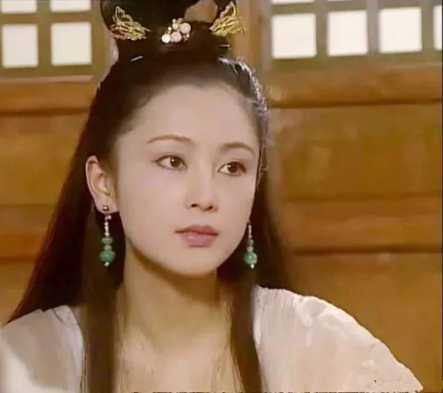 陈红疑出演《皓衣行》做配角，为给儿子铺路，51岁的她操碎了心