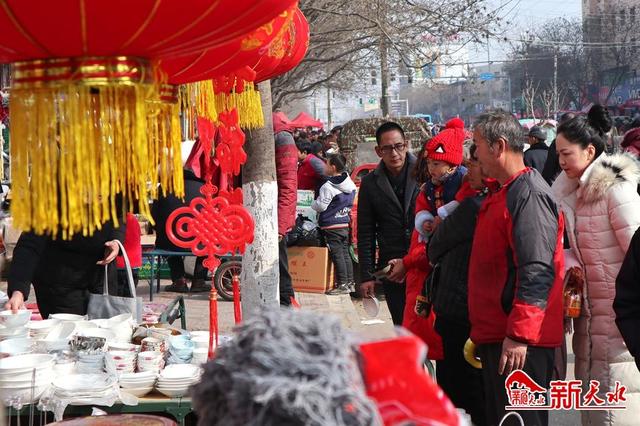 武山洛门镇:赶年集 年味儿浓
