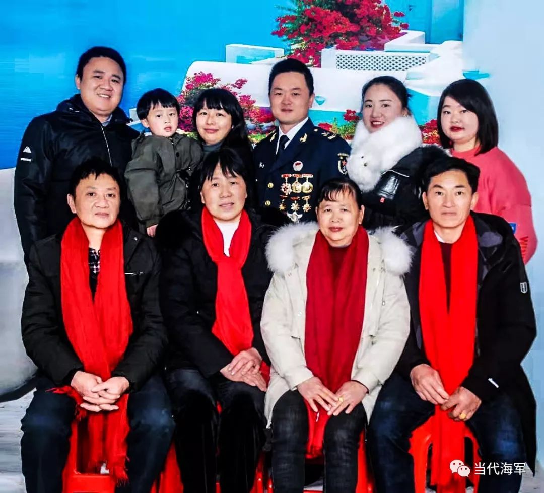 有一种幸福叫做军人的全家福_军装