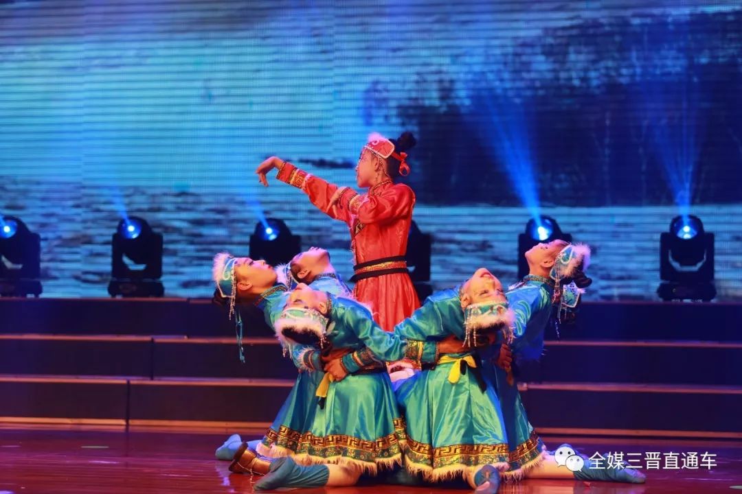 春晚歌舞节目中最好的 1cfe659f19cb4d88ab48efc0998c4fc3.jpeg