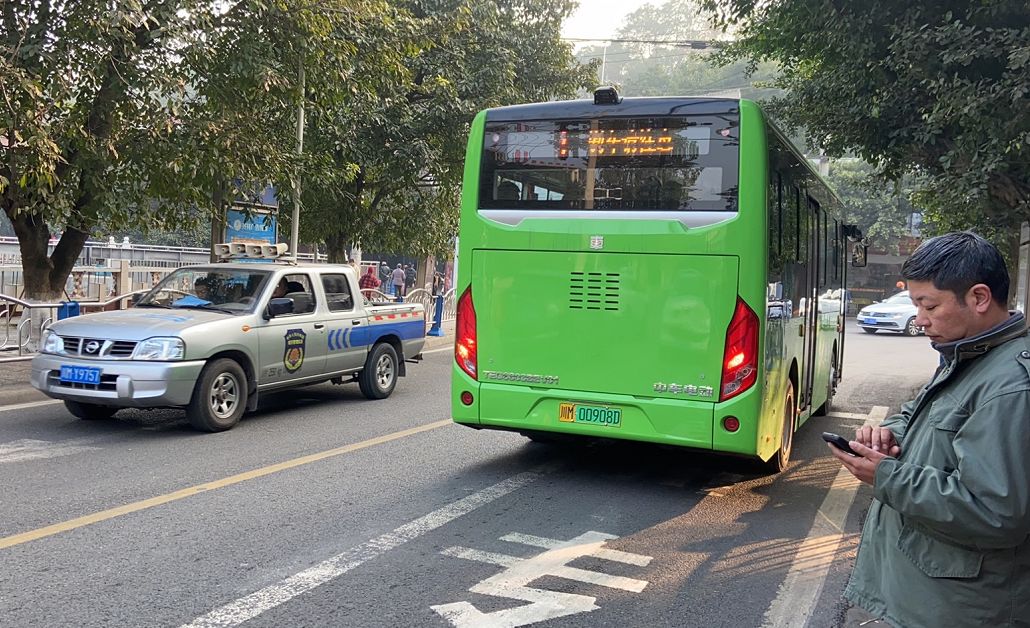 你知道吗安岳1路公交车大变样快来看看新能源车长什么样