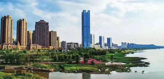 川东北经济区人口总量_东北地区人口分布图(2)