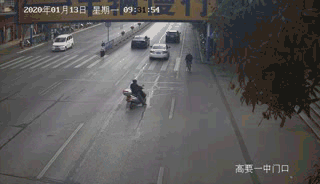 曝光!肇庆这辆公交车5天内竟连闯两次红灯,真系胆生毛