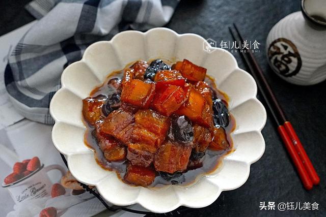 做红烧肉需要先蒸吗 6c44d531e06340de8f1e26f1675a90c0.jpeg